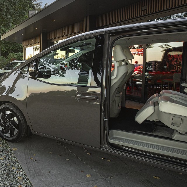 Hyundai Staria Electric Passenger vanaf € 56.995: 9 zitplaatsen, 430 km én 800 volt - foto 3