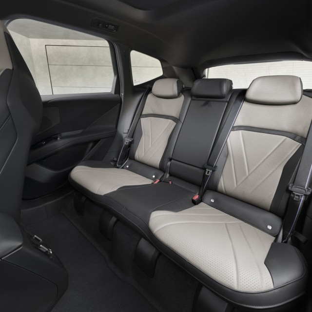 De BMW iX3 krijgt een M60-topversie met 612 pk, aangepaste aandrijving en onderstel.