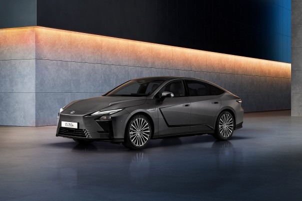 Nederlandse prijzen nieuwe Lexus ES bekend: duur maar erg compleet