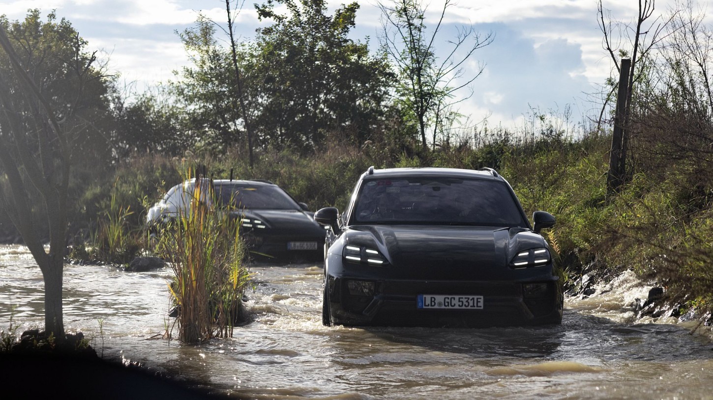 Elektrische Porsche Macan offroad