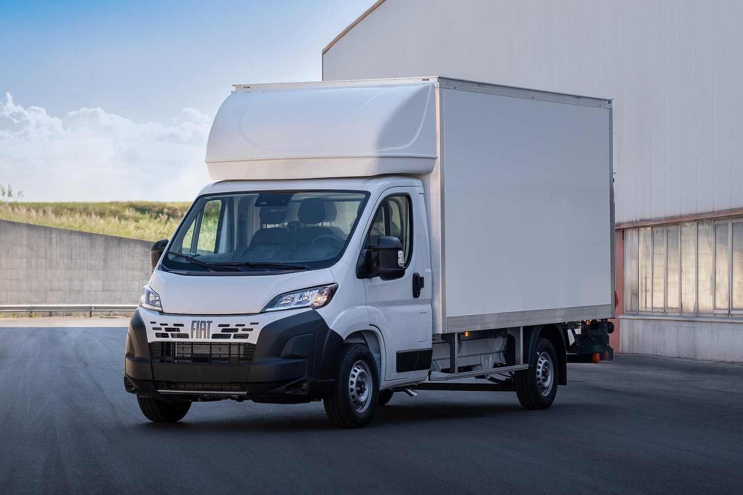 Elektrische Fiat E-Ducato Cargo Box BEV