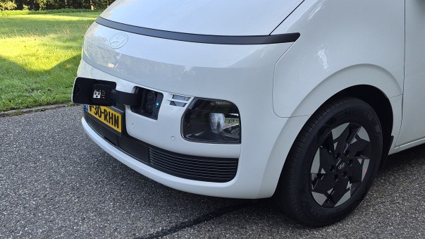 De Hyundai Staria Electric Cargo combineert 800 volt en 450 km WLTP met een oudere basis. Tijdens onze eerste rit blijkt hij vooral opvallend onopvallend.