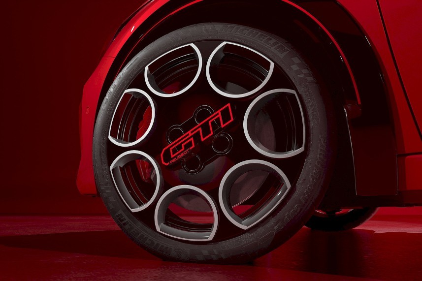 Peugeot e-208 GTi