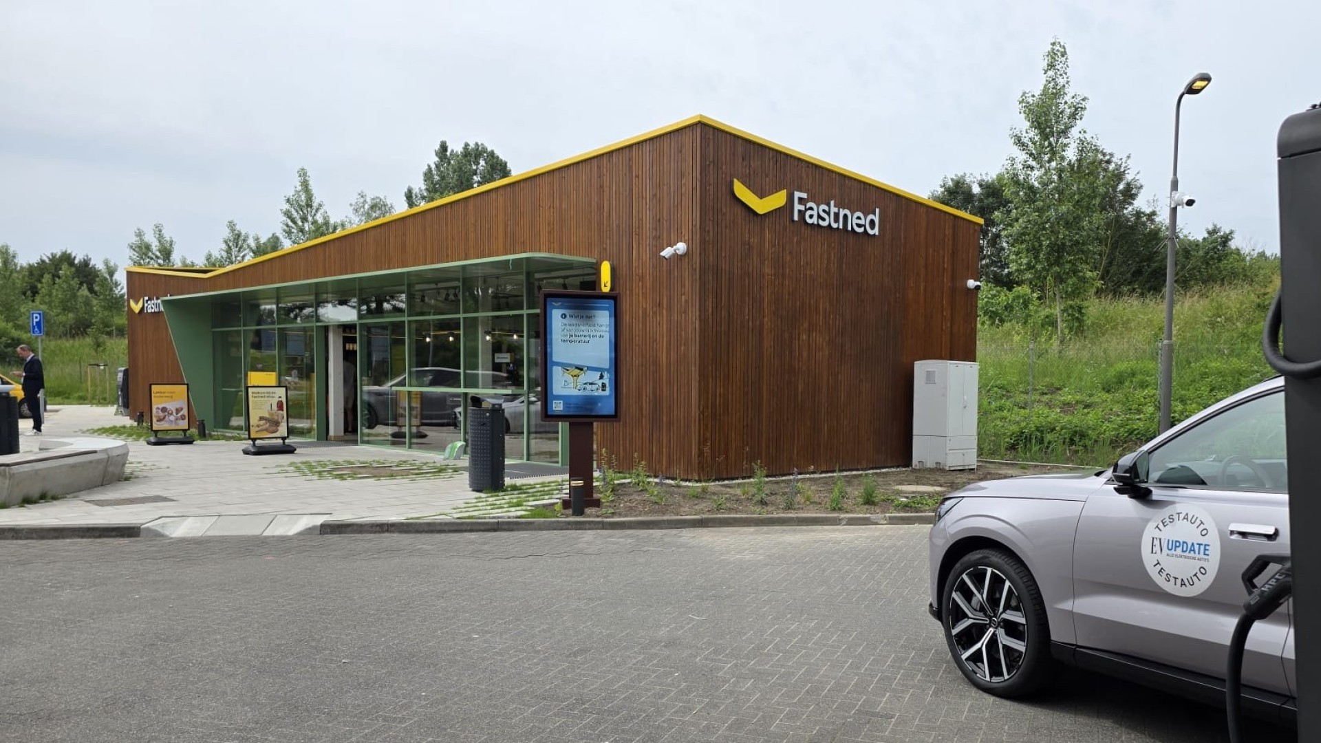 Fastned shop bij A2 officieel geopend na jarenlange juridische strijd