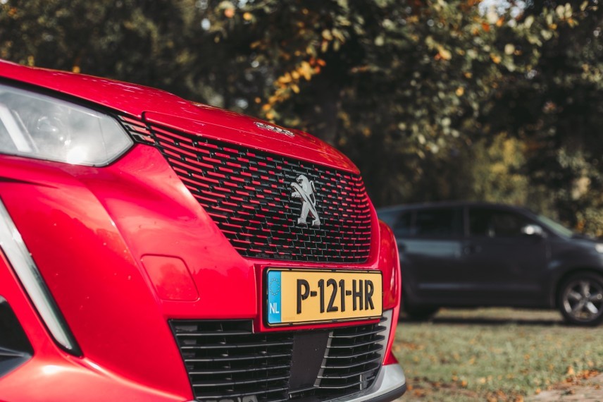 Review Peugeot e-2008 - stijlvolle en ruime elektrische SUV met Franse flair - foto 1