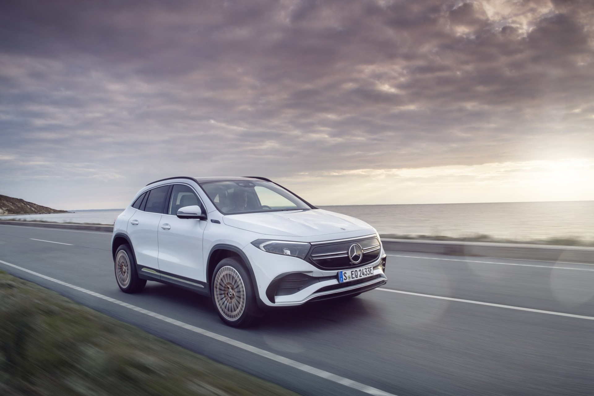 Mercedes-Benz vernieuwt EQA en EQB