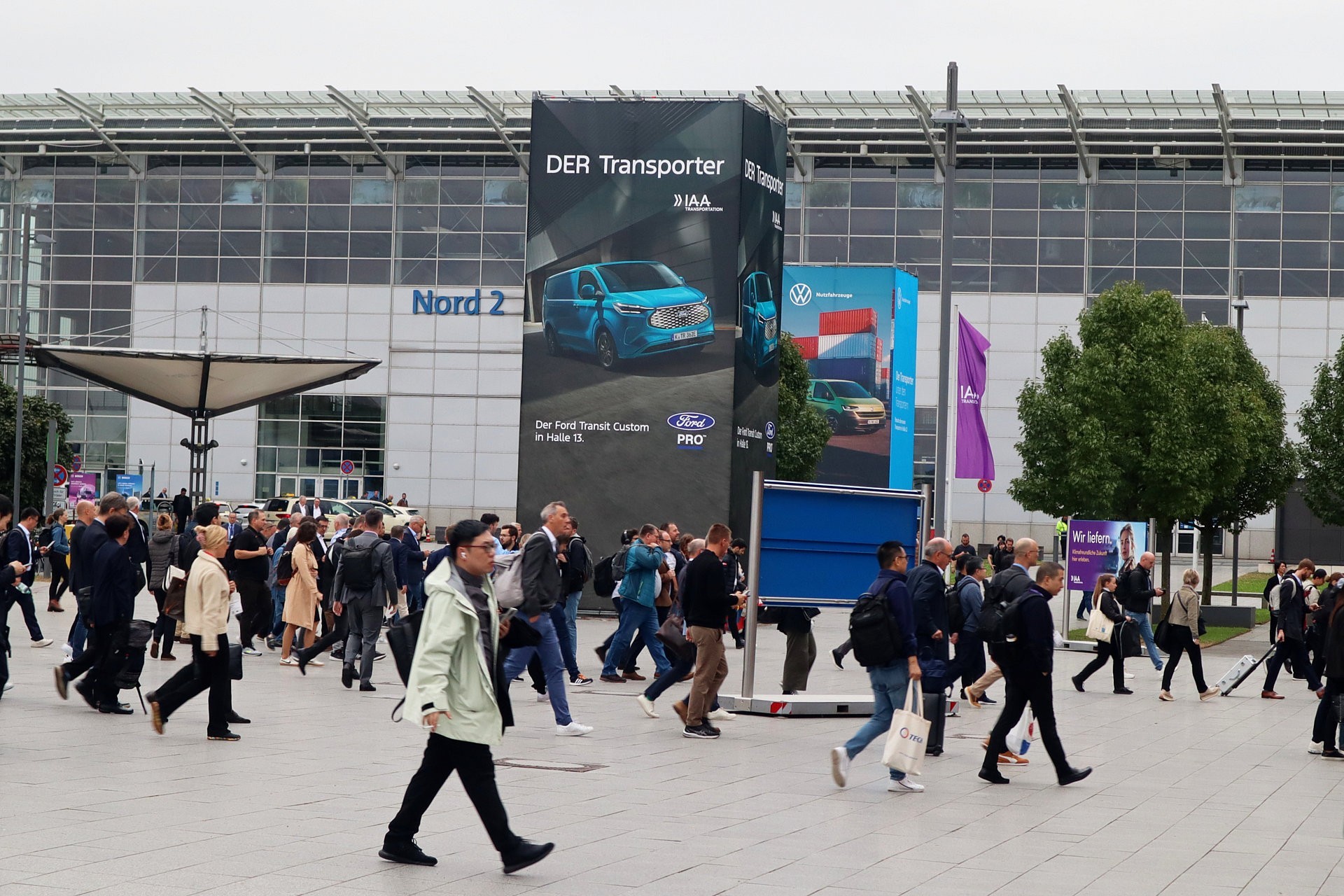 Ford E-Transit Custom vs. Volkswagen e-Transporter: verliest de Transporter zijn identiteit?