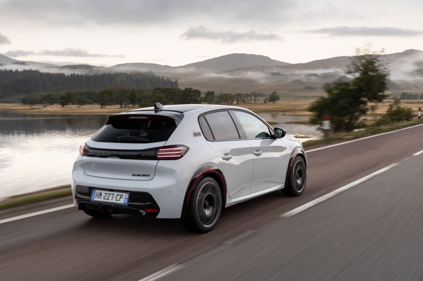 Review Peugeot E-208 GTi (2027): Heldendaden - foto 1