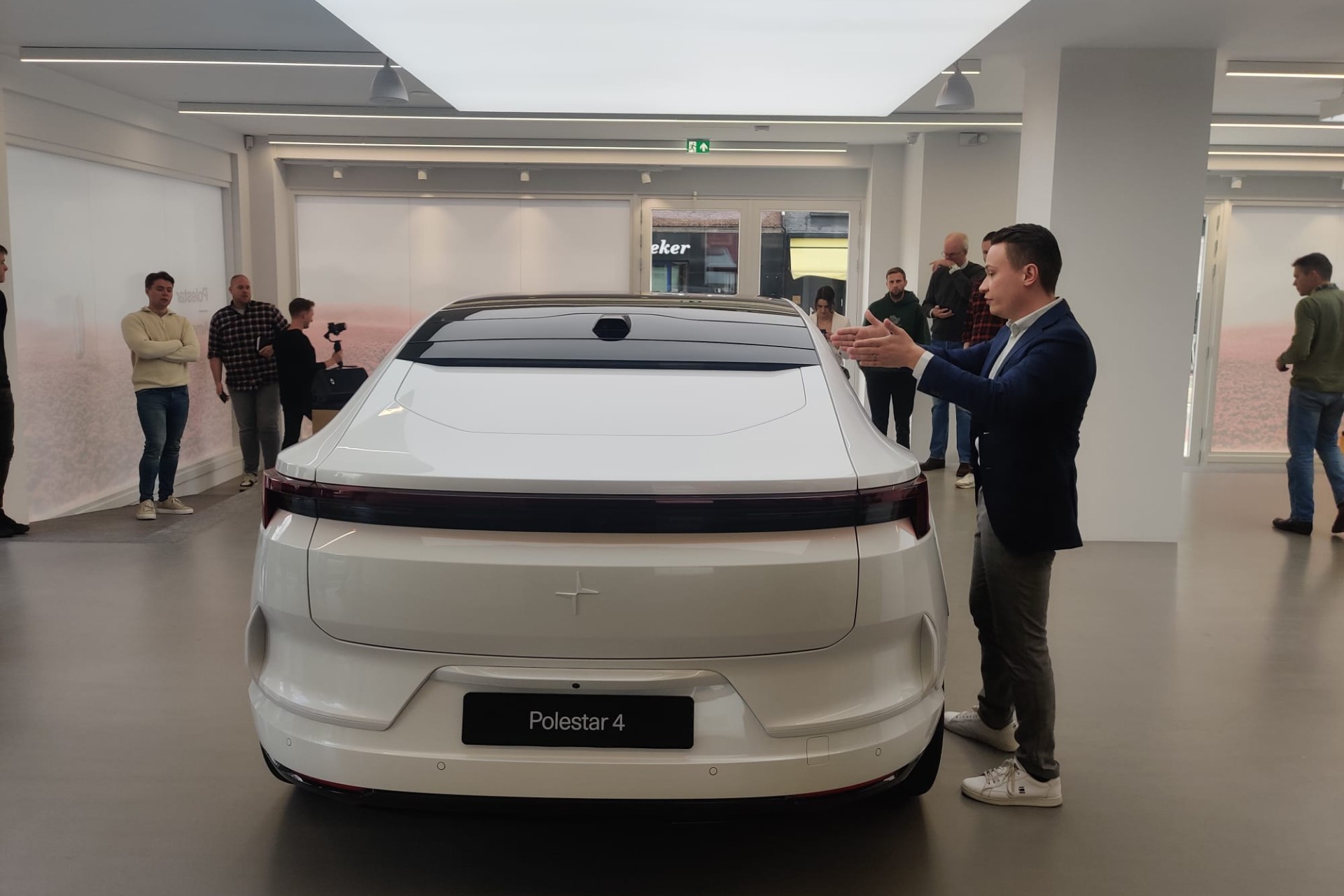 Polestar 4: weg met de achterruit, leve de snelheid Polestar 4: weg met de achterruit, leve de snelheid