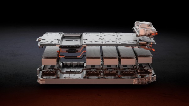 Jaguar onthult de Type 01 met 1.030 pk, 118 kWh en 720 km actieradius. De techniek staat, maar Jaguars radicale nieuwe koers moet zich nog bewijzen.