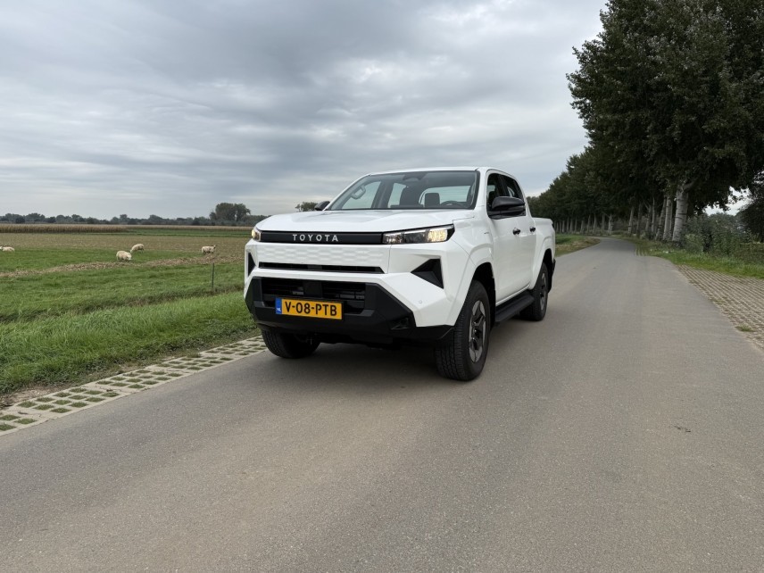 Review Toyota Hilux Electric: prima werkpaard, zolang je niet te ver hoeft - foto 1