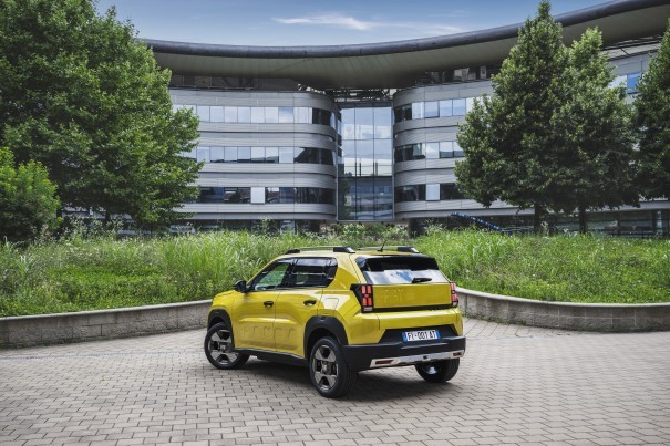 Fiat Grande Panda Electric vanaf € 25.990 - foto 5