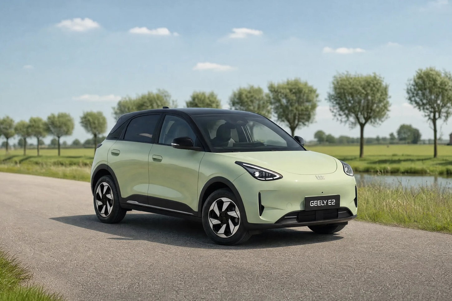 De Geely E2 is in China een enorm verkoopsucces. Met een miljoen gebouwde exemplaren en een tijdelijke prijs van € 20.990 lijkt hij ook hier kansrijk.
