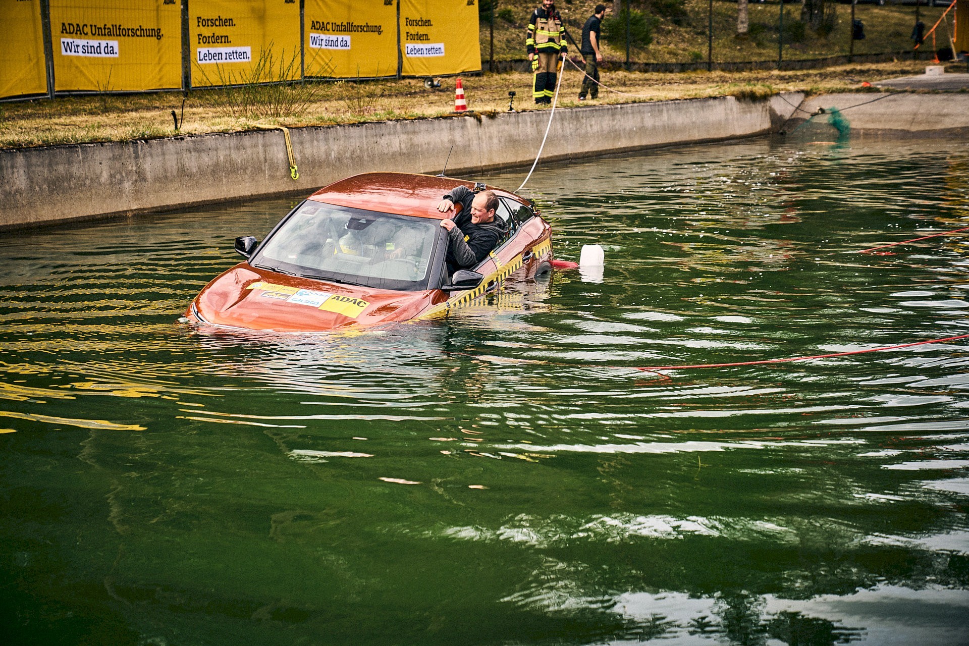 Elektrische auto te water: feiten, fabels en lessen uit een praktijktest