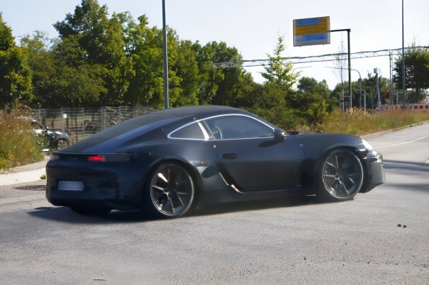 prototype/testvoertuig elektrische Porsche 718 Cayman