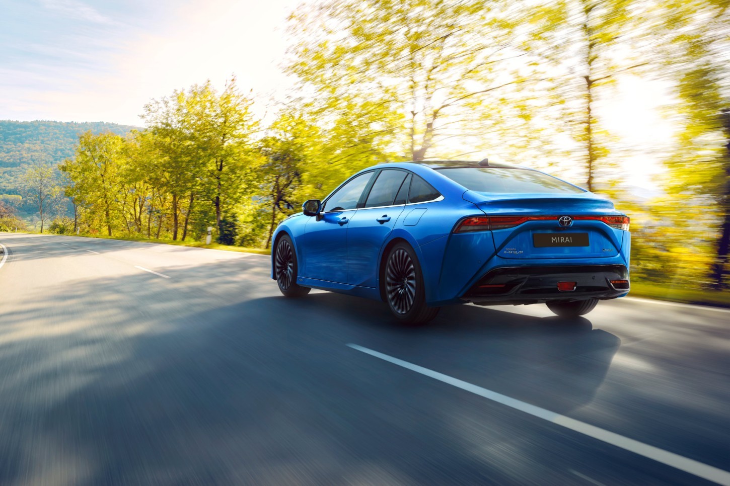 Gebruikte waterstofauto’s zoals de Toyota Mirai verouderen anders dan gewone EV’s. De waterstoftanks hebben een einddatum in de regelgeving, en dat kan de restwaarde hard raken.