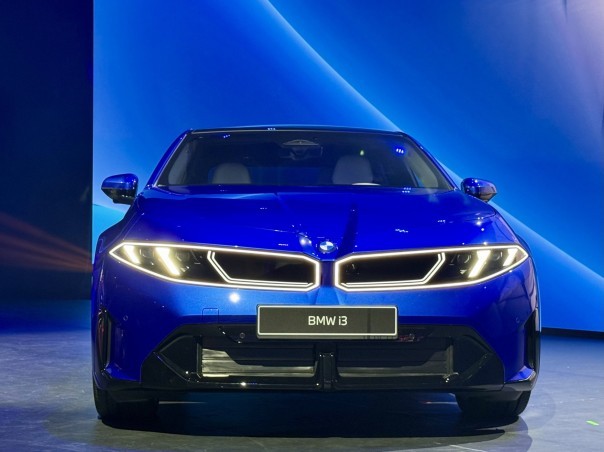 Eerste kennismaking BMW i3: 912 kilometer actieradius en 400 kW snelladen - foto 2