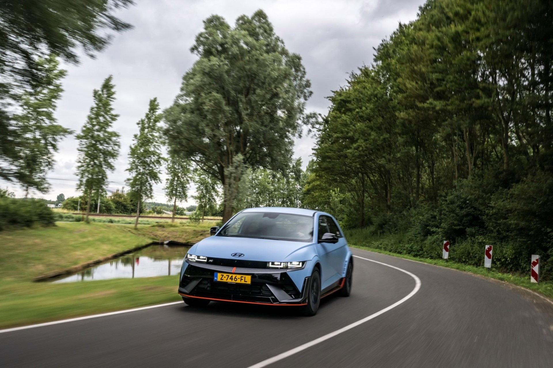 Hyundai IONIQ 5 N tijdens 24-uursrace van Nürburgring