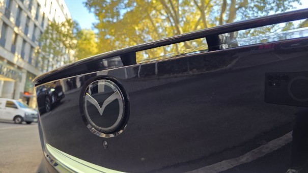 Review Mazda CX-6e, Mazda doet het weer nét even anders - foto 5