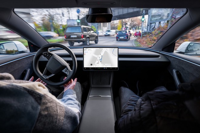 Tesla FSD opnieuw onder druk: RDW verdedigt onderzoek, Europa verdeeld