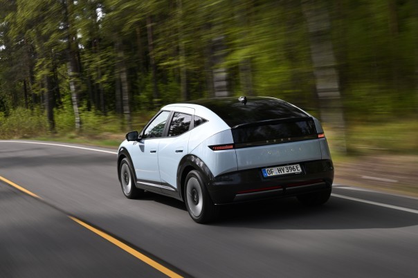 Hyundai geeft meer details over de Ioniq 3, met Pleos Connect, Gleo AI, nieuwe beelden en duidelijke verschillen met de N Line.