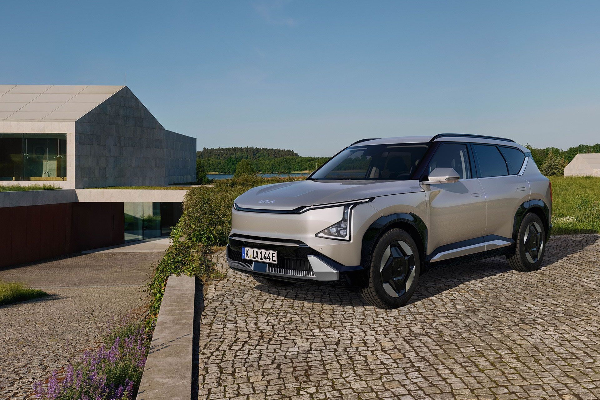 Kia EV5 krijgt update met nieuw Pleos-scherm en gewijzigd onderstel