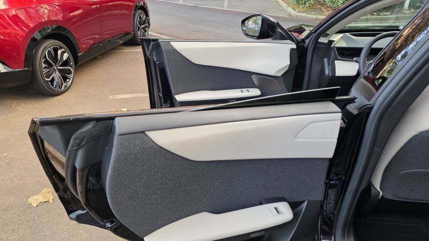 Review Mazda CX-6e, Mazda doet het weer nét even anders - foto 6
