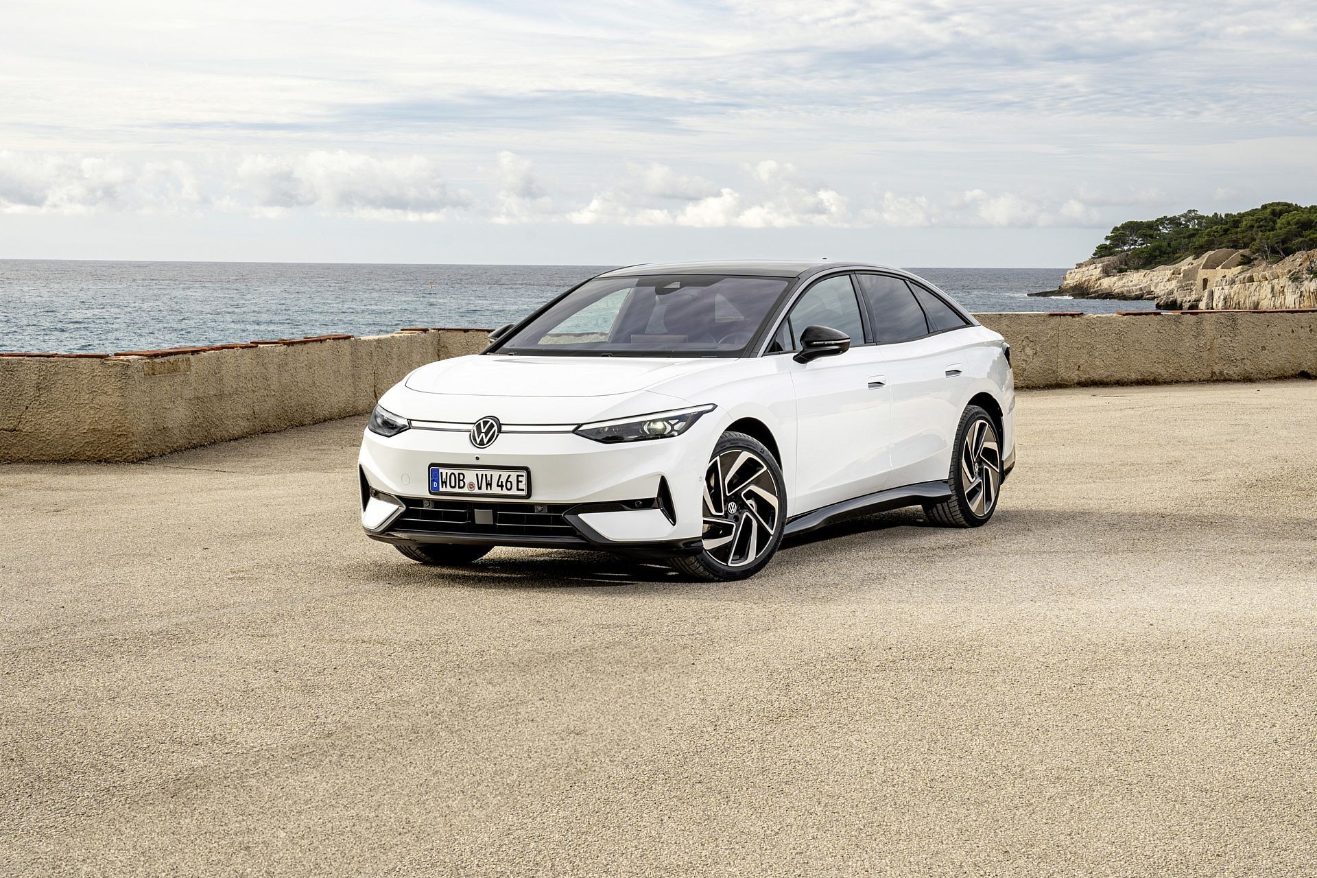 De Volkswagen ID.7 staat nu in de showroom en dit gaat hij kosten