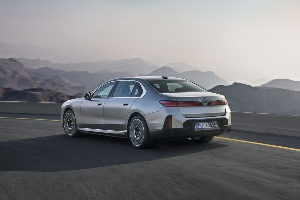 BMW i7 facelift (2026): groter bereik, nieuw interieur en accu