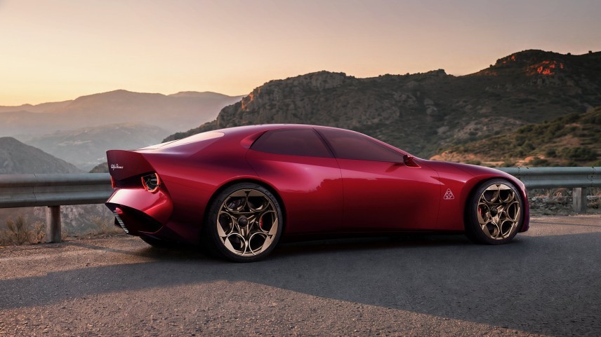 De Alfa Romeo Cuorerosso laat zien hoe toekomstige modellen eruit kunnen zien. Topman Santo Ficili noemt Giorgio als basis, maar de aandrijving blijft open.