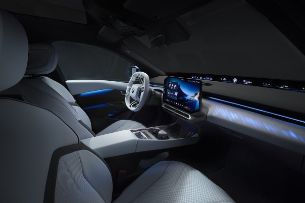 BMW i3 onthuld met 900 km WLTP en 400 kW snelladen