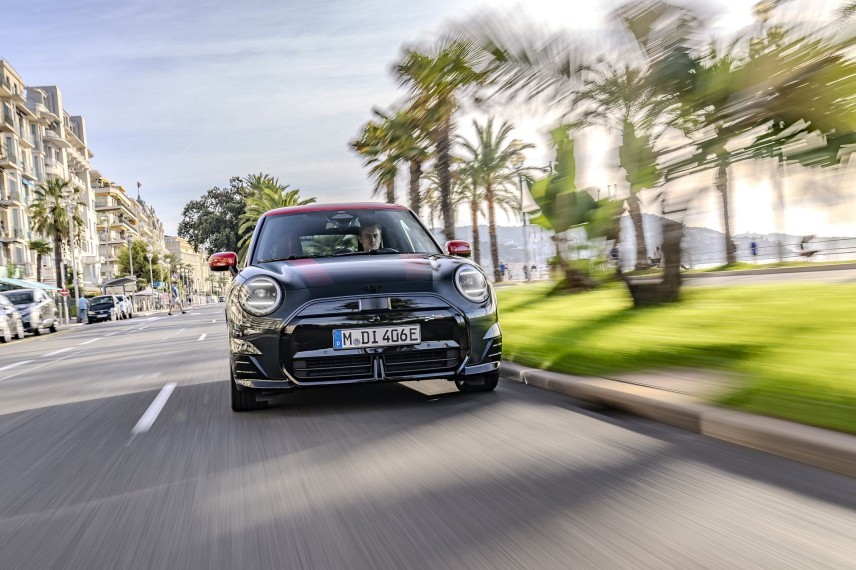 Mini Cooper SE met JCW-trim