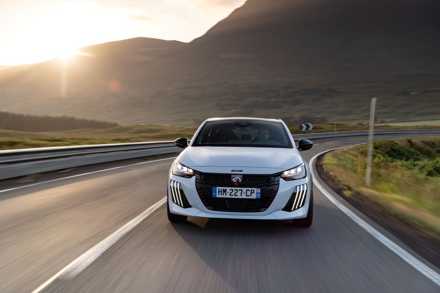 Review Peugeot E-208 GTi (2027): Heldendaden - foto 1