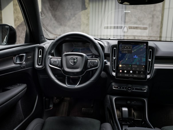 Volvo geeft EX40 nieuw gezicht: Volvo ontwerper Alain Snoodijk vertelt waarom - foto 2